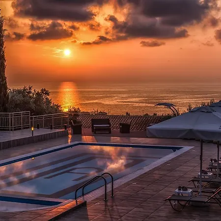 Eltheo Áyios Nikítas